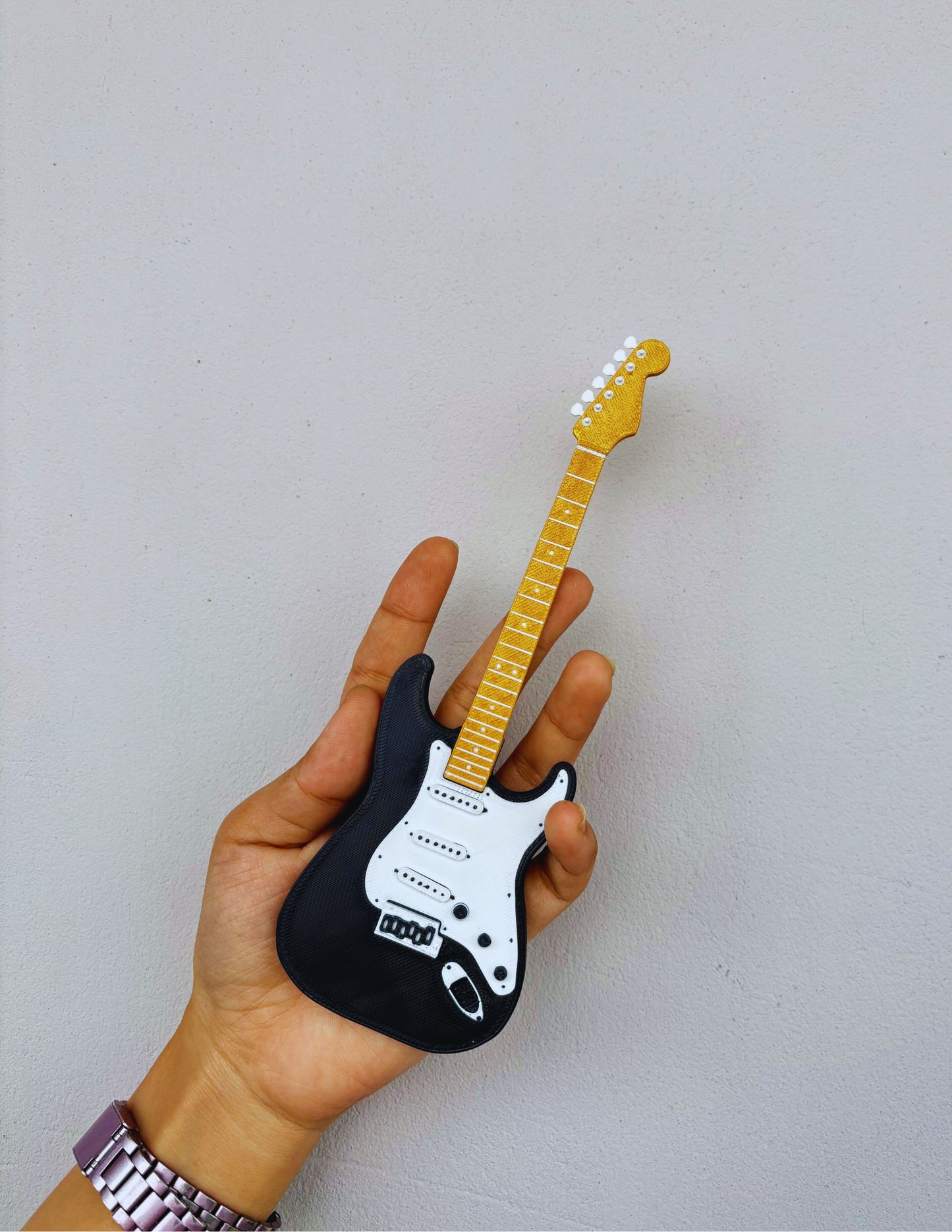 Miniature Guitar Model II Fender Stratocaster II