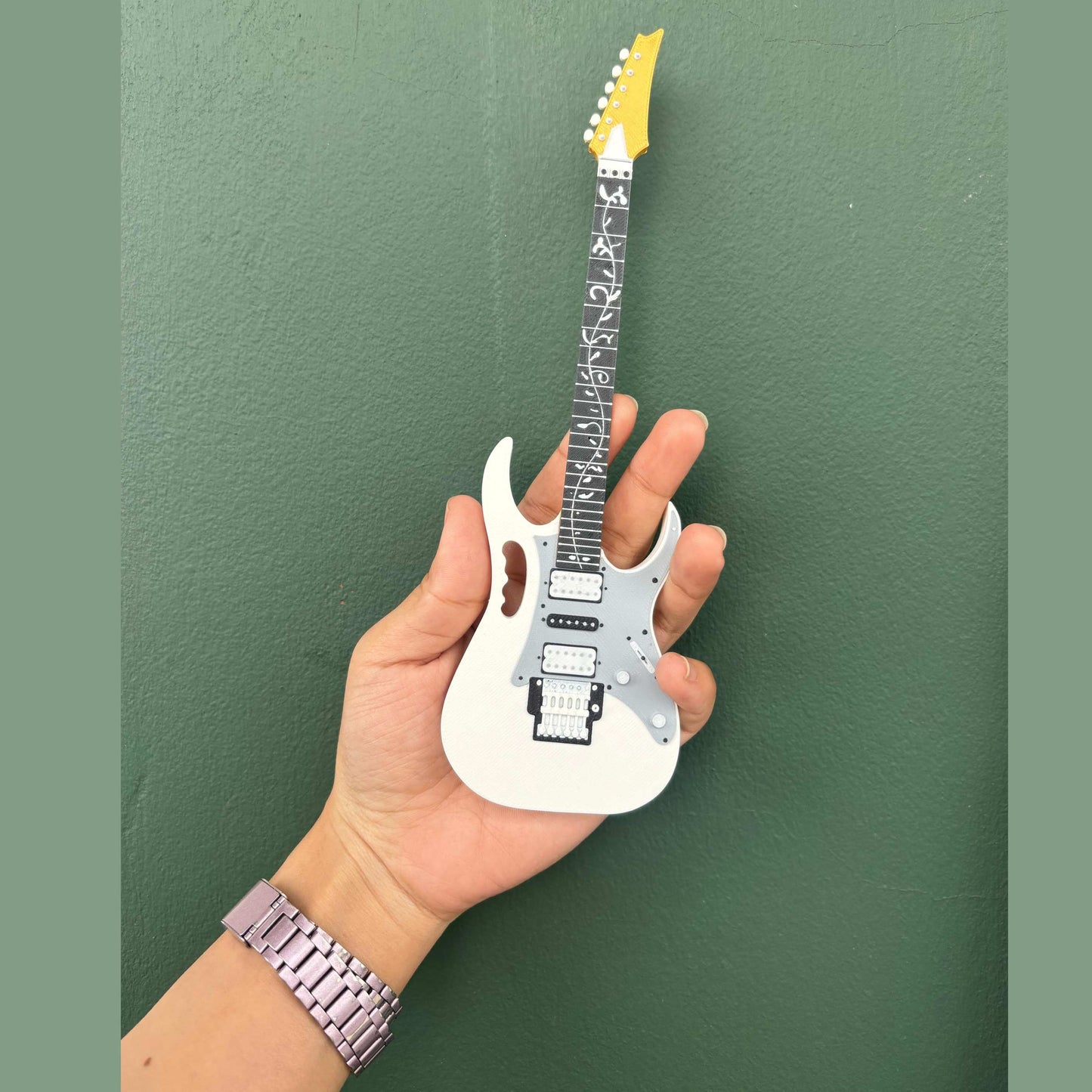 Miniature Guitar Model II Ibanez Steve Vai JEM7VP WH Signature II